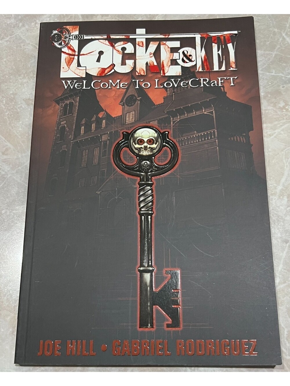 Locke & Key, Vol. 1: Welcome to Lovecraft - Paperback